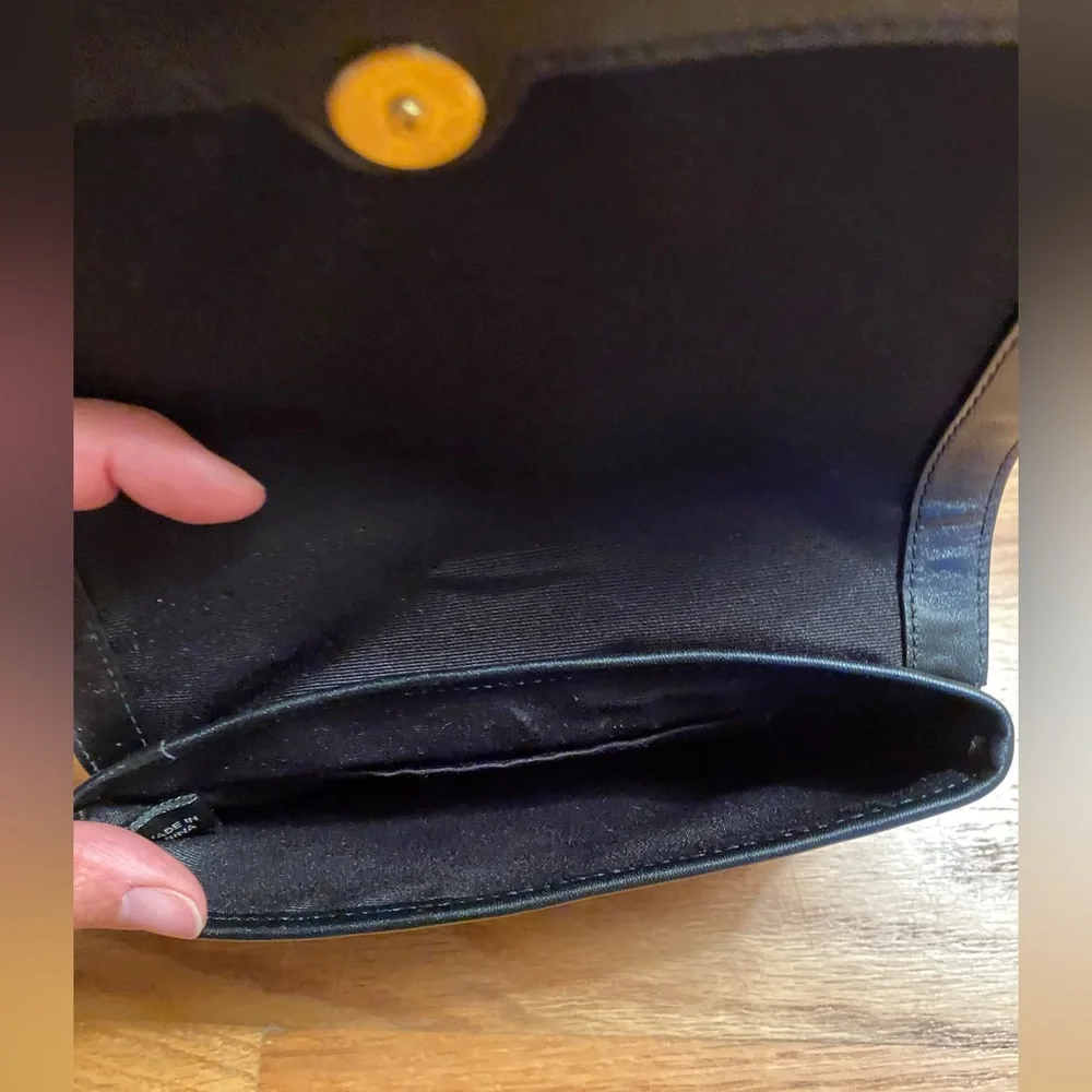 ⭐️HP⭐️🆕Coach wristlet - Picture 5 of 6